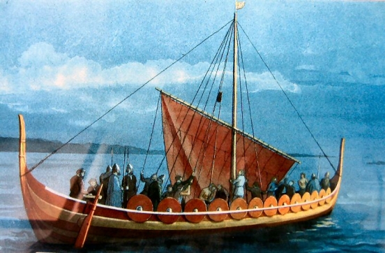 un bateau wiking (drakar)