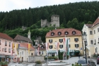 place centrale et restes  du château des archevêques de Salzbourg